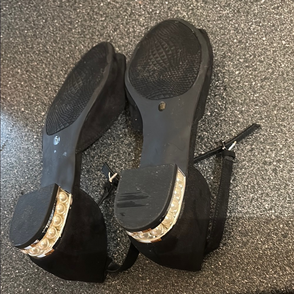 Chic Black Open-Toe Sandals - Picture 10 of 12